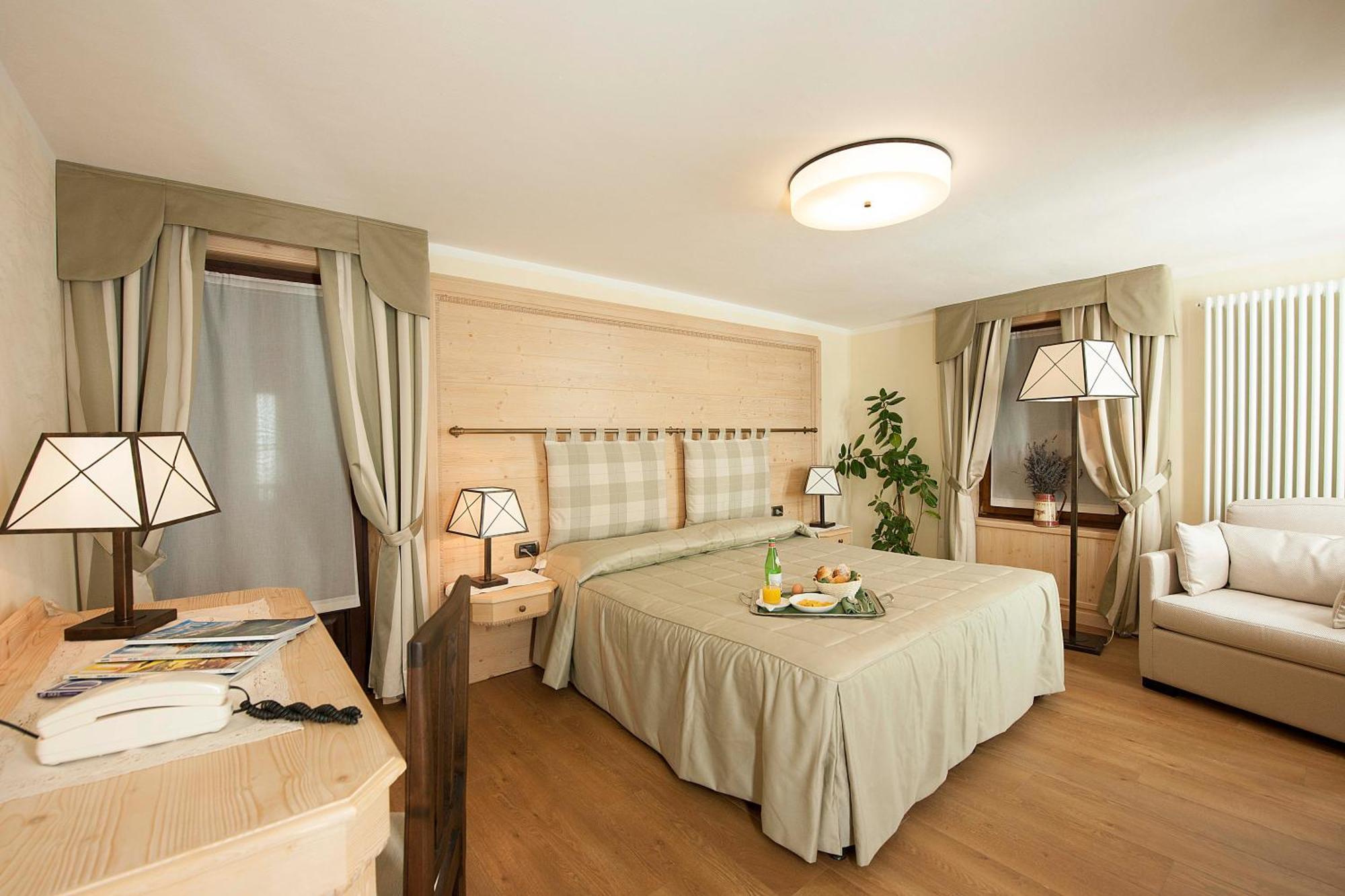 Hotel Edelweiss 3 Stelle Superior Бройл-Червиня Екстериор снимка