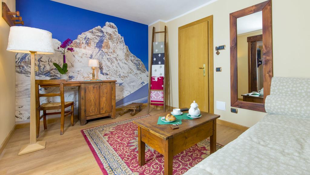 Hotel Edelweiss 3 Stelle Superior Бройл-Червиня Екстериор снимка