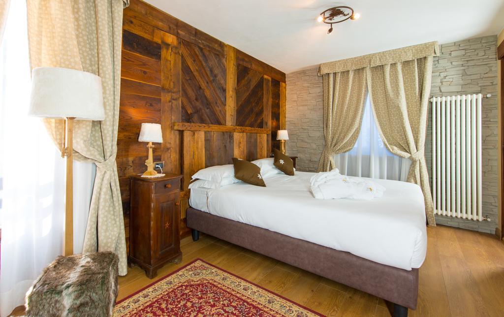 Hotel Edelweiss 3 Stelle Superior Бройл-Червиня Екстериор снимка