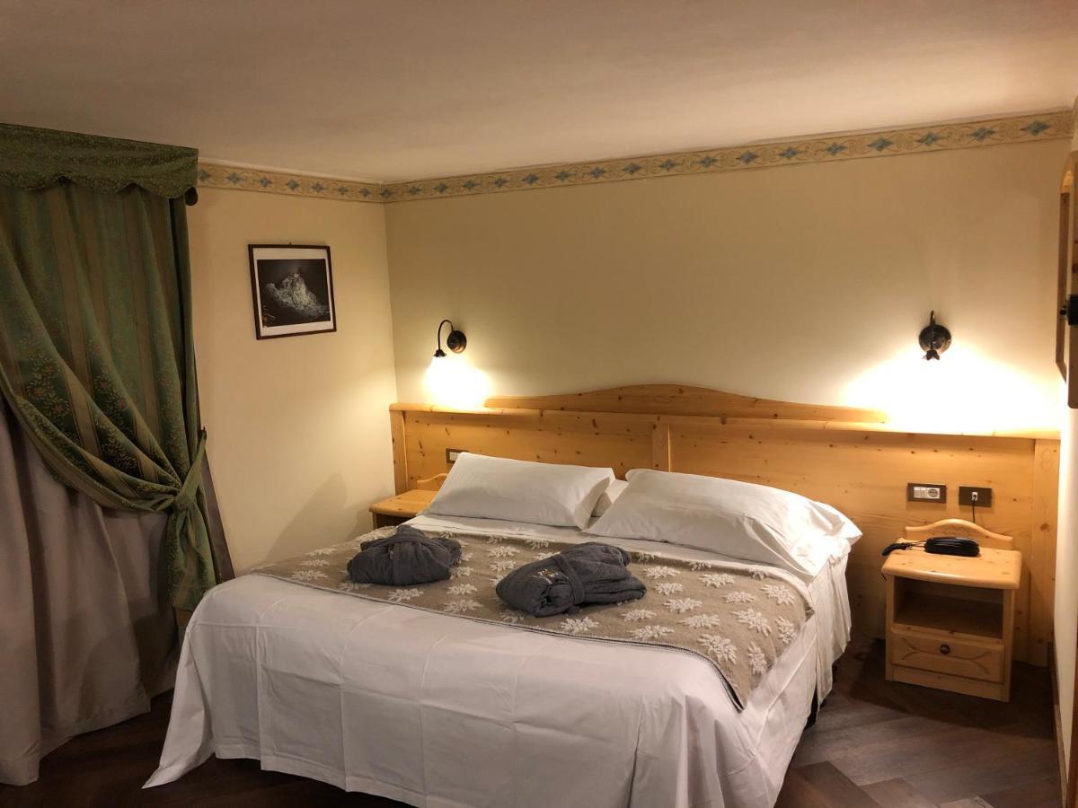 Hotel Edelweiss 3 Stelle Superior Бройл-Червиня Екстериор снимка